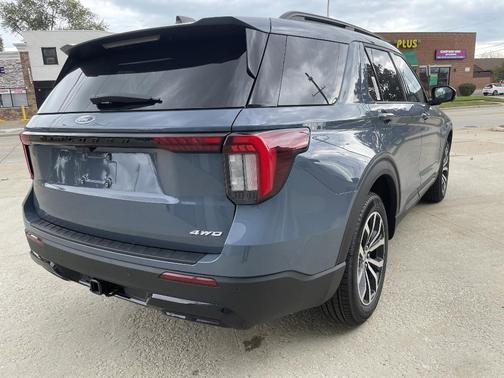 2026 Ford Explorer ST-Line