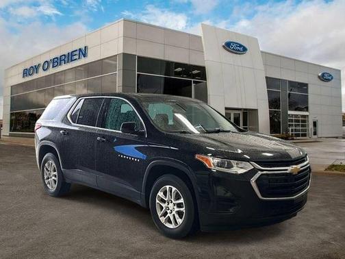 Mosaic Black Metallic 2021 Chevrolet Traverse LS