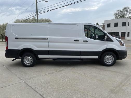 2025 Ford Transit-250