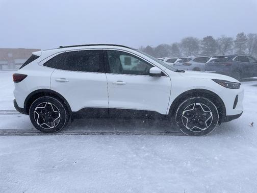 2026 Ford Escape Platinum