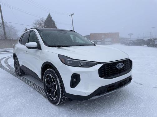 2026 Ford Escape Platinum