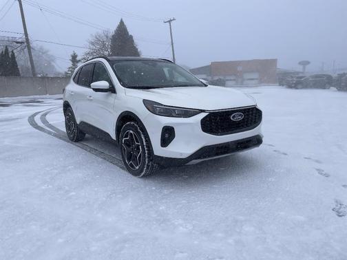 2026 Ford Escape Platinum