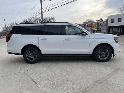 Oxford White 2026 Ford Expedition Max Active