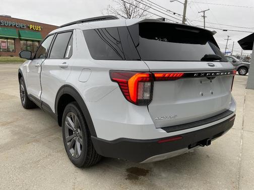 Space White Metallic 2026 Ford Explorer Active