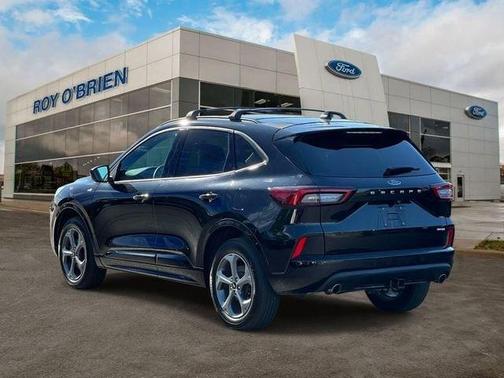 Agate Black Metallic 2024 Ford Escape ST-Line Select