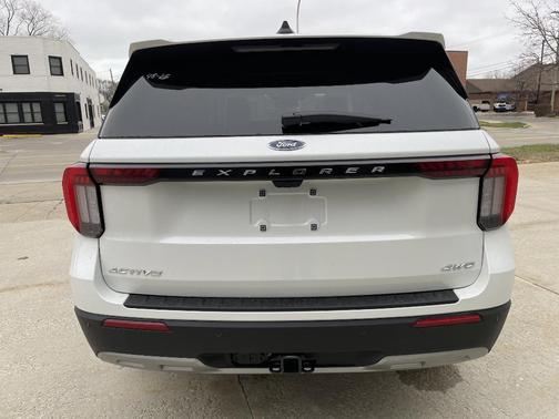 Star White 2026 Ford Explorer Active