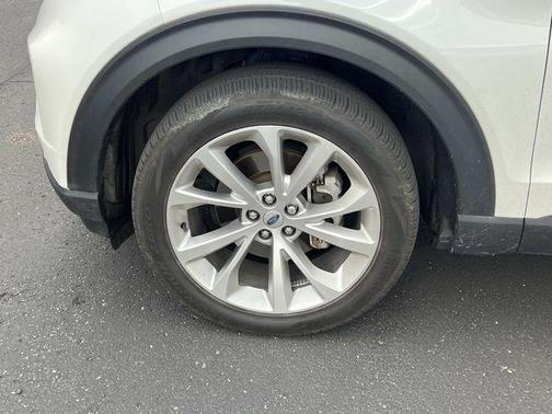 Star White 2023 Ford Explorer Platinum