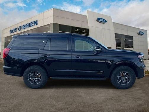 Agate Black Metallic 2025 Ford Expedition Tremor
