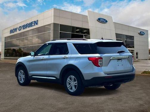 Iconic Silver Metallic 2024 Ford Explorer XLT