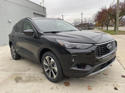 2025 Ford Escape Platinum