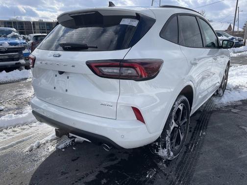 2025 Ford Escape ST-Line Elite
