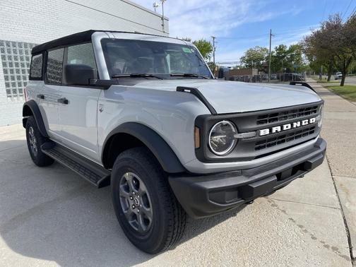 Avalanche Gray 2026 Ford Bronco Big Bend
