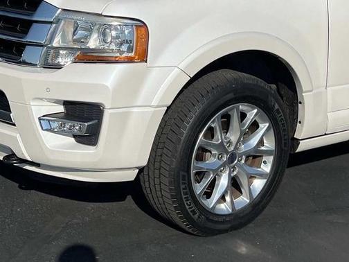 White Platinum Clearcoat Metallic 2017 Ford Expedition Limited