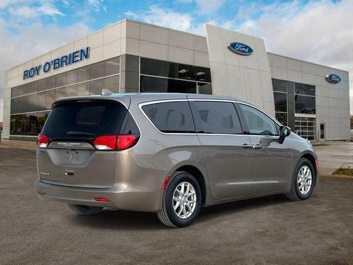 2017 Chrysler Pacifica LX