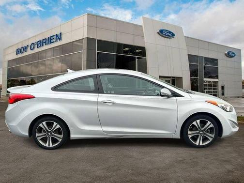 Shimmering Silver 2013 Hyundai ELANTRA SE