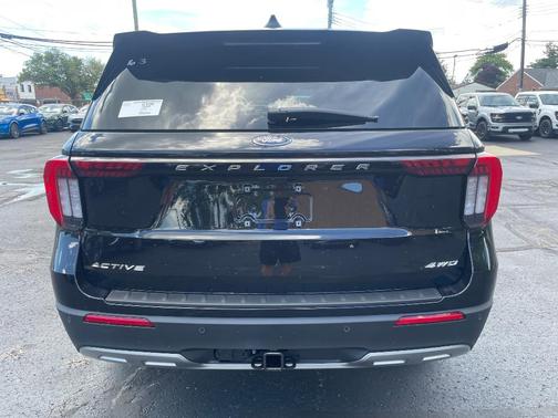Agate Black Metallic 2026 Ford Explorer Active