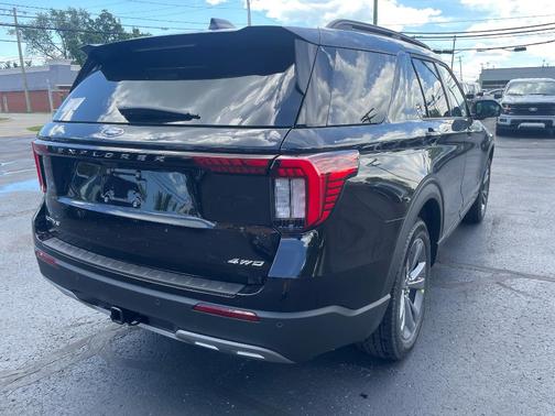 Agate Black Metallic 2026 Ford Explorer Active
