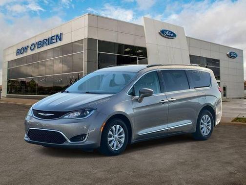 Molten Silver 2017 Chrysler Pacifica Touring-L