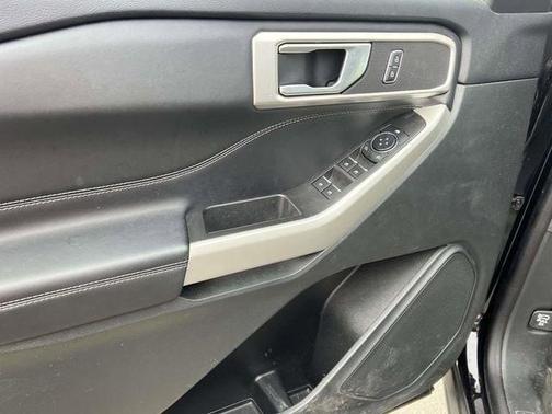 Agate Black Metallic 2024 Ford Explorer XLT