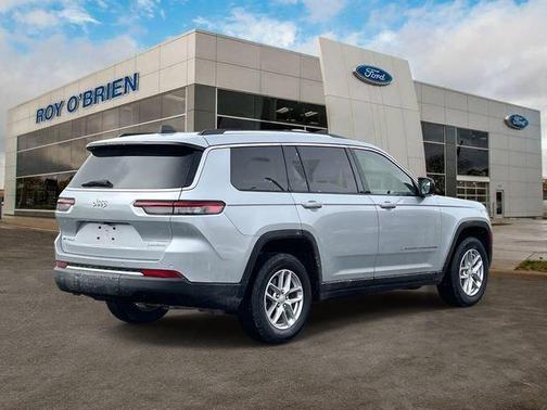 2022 Jeep Grand Cherokee L Laredo