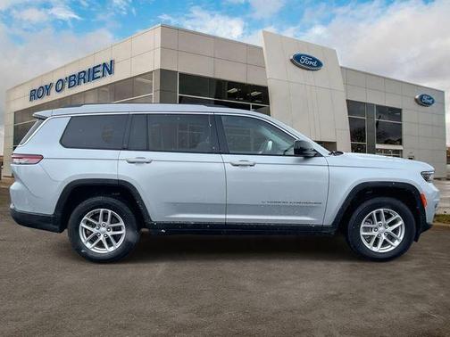 2022 Jeep Grand Cherokee L Laredo