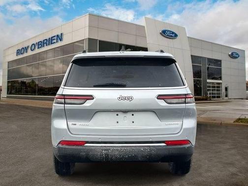 2022 Jeep Grand Cherokee L Laredo