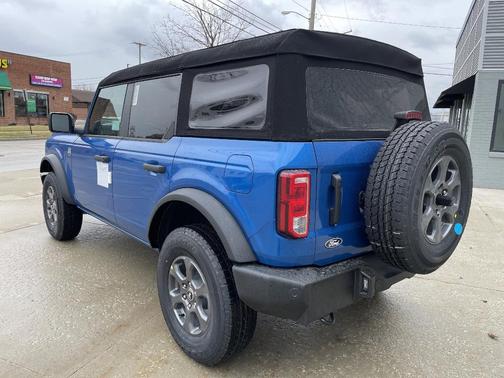 Velocity Blue Metallic 2026 Ford Bronco Big Bend