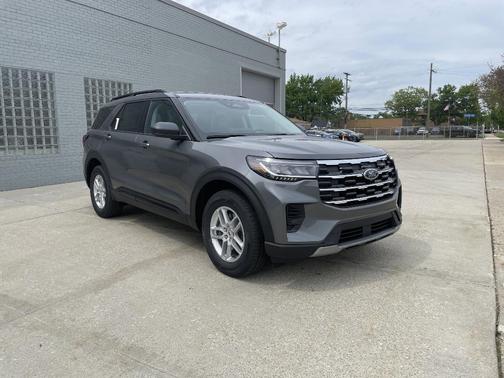 Carbonized Gray Metallic 2026 Ford Explorer Active