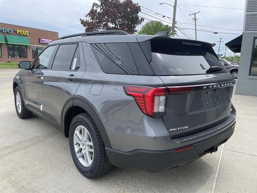 Carbonized Gray Metallic 2026 Ford Explorer Active