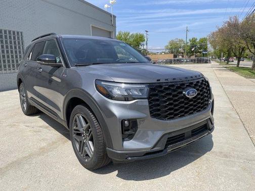 Carbonized Gray Metallic 2026 Ford Explorer ST-Line