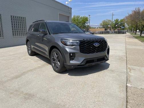 Carbonized Gray Metallic 2026 Ford Explorer ST-Line