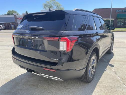 Agate Black Metallic 2026 Ford Explorer Active