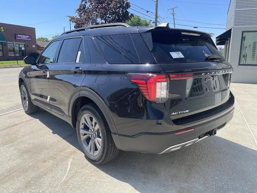 Agate Black Metallic 2026 Ford Explorer Active