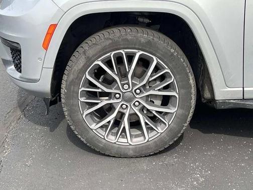 Silver Zynith 2022 Jeep Grand Cherokee L Summit