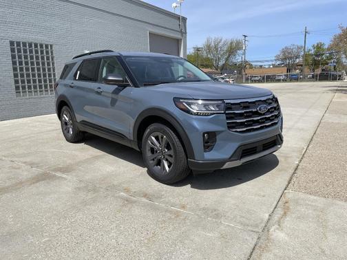 Vapor Blue Metallic 2026 Ford Explorer Active