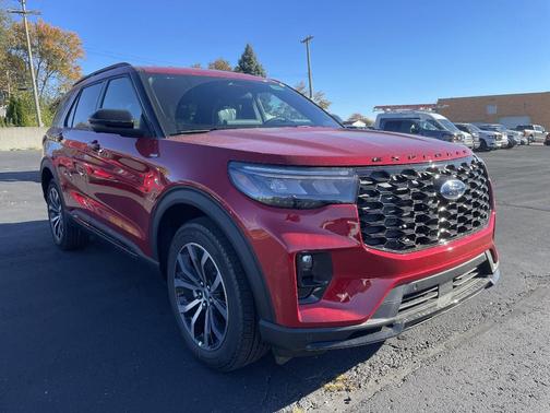 2026 Ford Explorer ST-Line