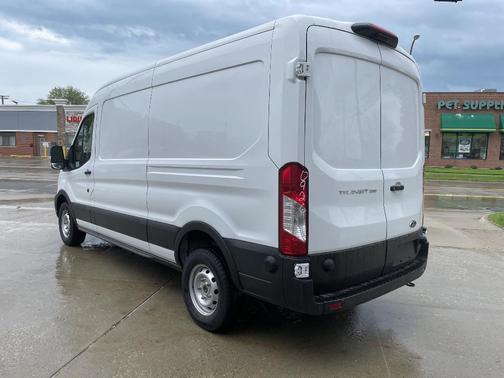 2025 Ford Transit-250 148 WB Medium Roof Cargo