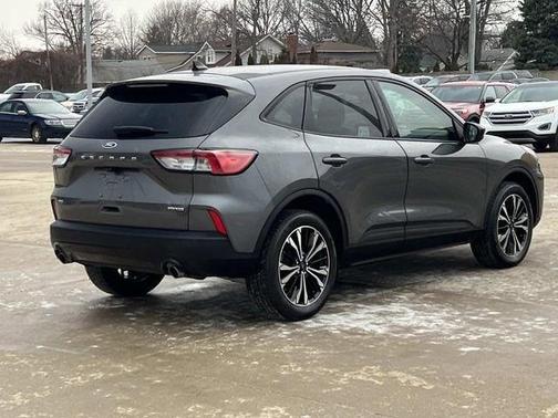 Carbonized Gray Metallic 2022 Ford Escape SE