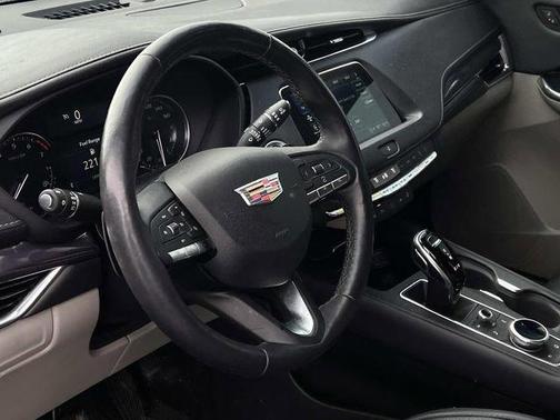2022 Cadillac XT4 Luxury