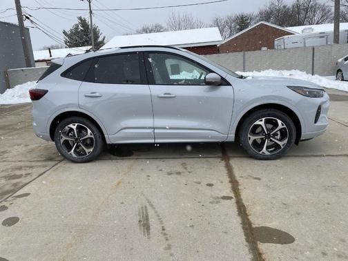 2025 Ford Escape ST-Line Elite
