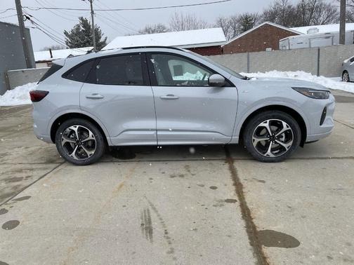 2025 Ford Escape ST-Line Elite