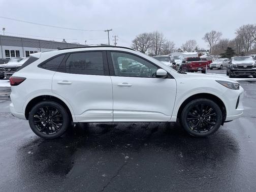 2026 Ford Escape ST-Line Elite