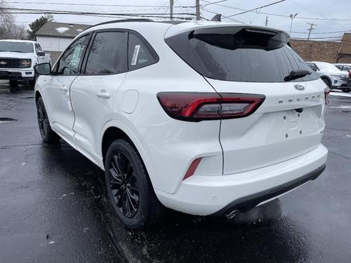 2026 Ford Escape ST-Line Elite