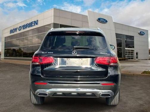 Obsidian Black 2022 Mercedes-Benz GLC 300 Base 4MATIC