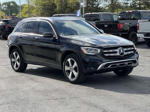 Obsidian Black 2022 Mercedes-Benz GLC 300 Base 4MATIC