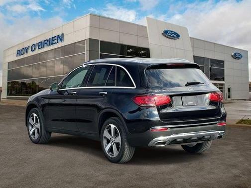 Obsidian Black 2022 Mercedes-Benz GLC 300 Base 4MATIC