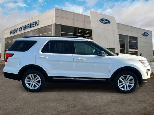 White Platinum Tri-Coat Metallic 2018 Ford Explorer XLT