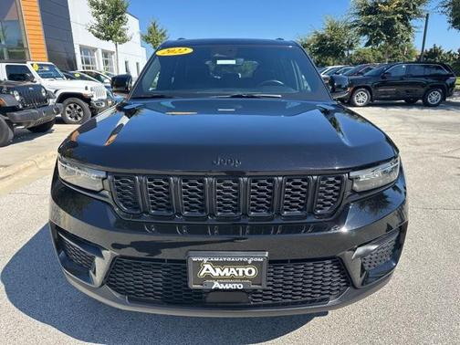 2022 Jeep Grand Cherokee Altitude