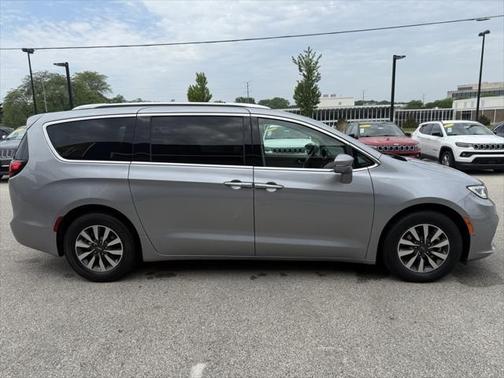 2021 Chrysler Pacifica Hybrid Touring L