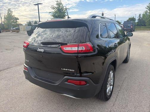 Diamond Black Crystal Pearlcoat 2018 Jeep Cherokee Limited
